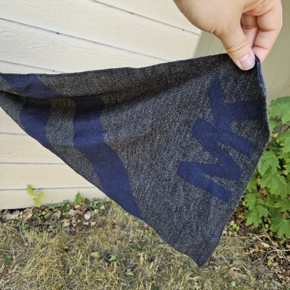MICHAEL Michael Kors gray and navy scarf with MK logo